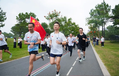 同心筑梦 共庆华诞丨orange橘子平台第四届“欢乐迎国庆 环湖健步走”活力开启
